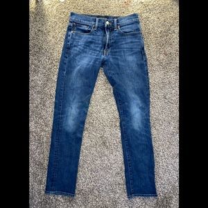 28/30 Lucky Brand Slim Straight Jeans